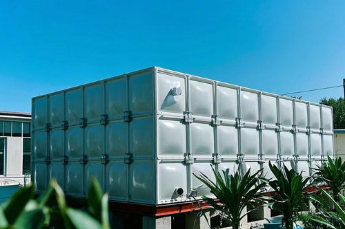 如何選擇適合的清潔劑來清洗平頂山玻璃鋼材質保溫水箱？