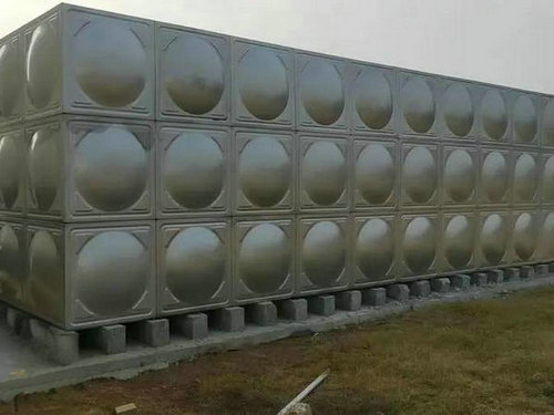 計算周口保溫水箱板材用量時需要考慮哪些因素？